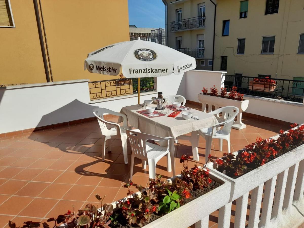 Casa El Paso Apartment Padenghe sul Garda Luaran gambar