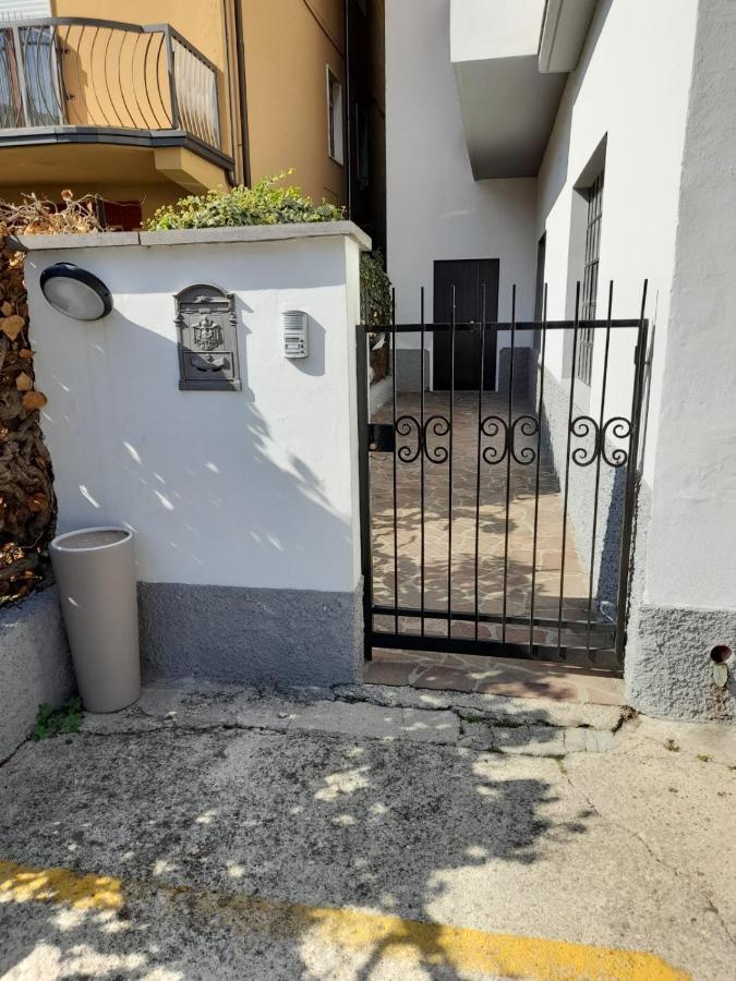 Casa El Paso Apartment Padenghe sul Garda Luaran gambar